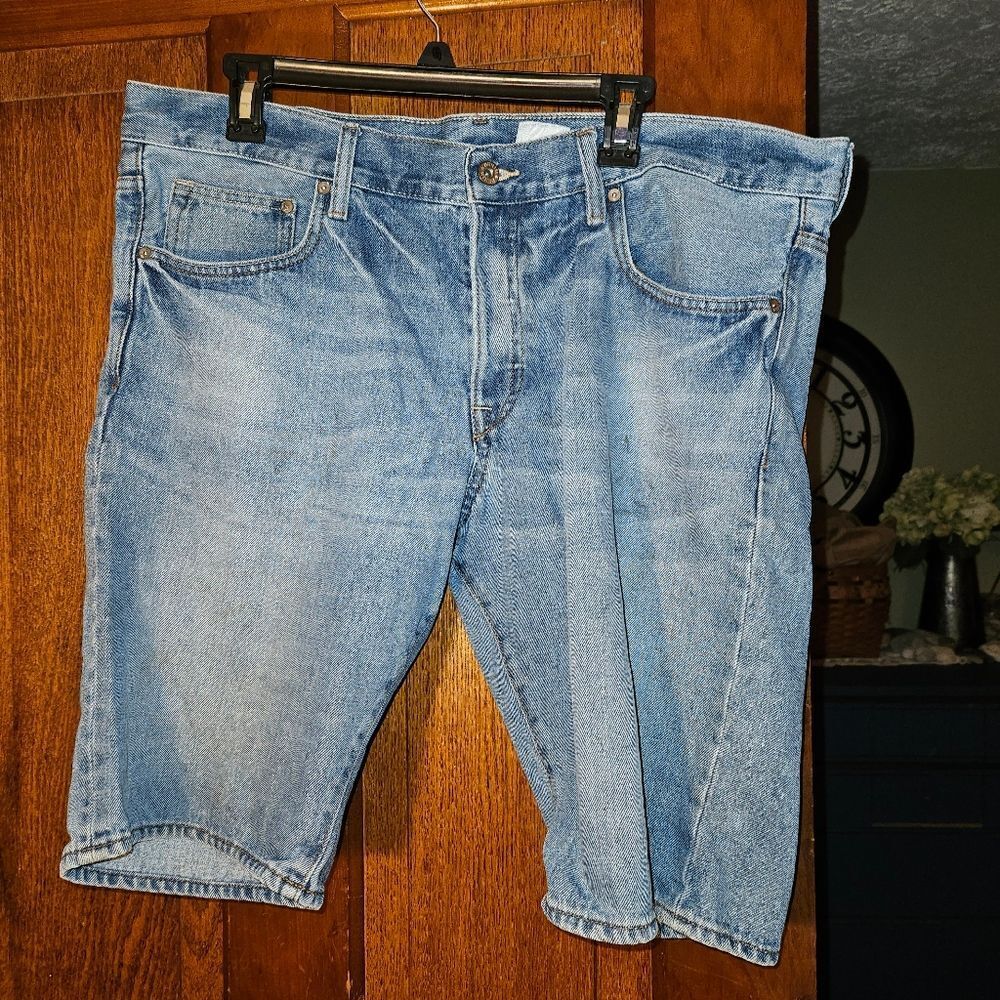 H&M Men’s Medium Wash Jean Shorts | Casual‎ 5-Pocket Summer Chino Denim